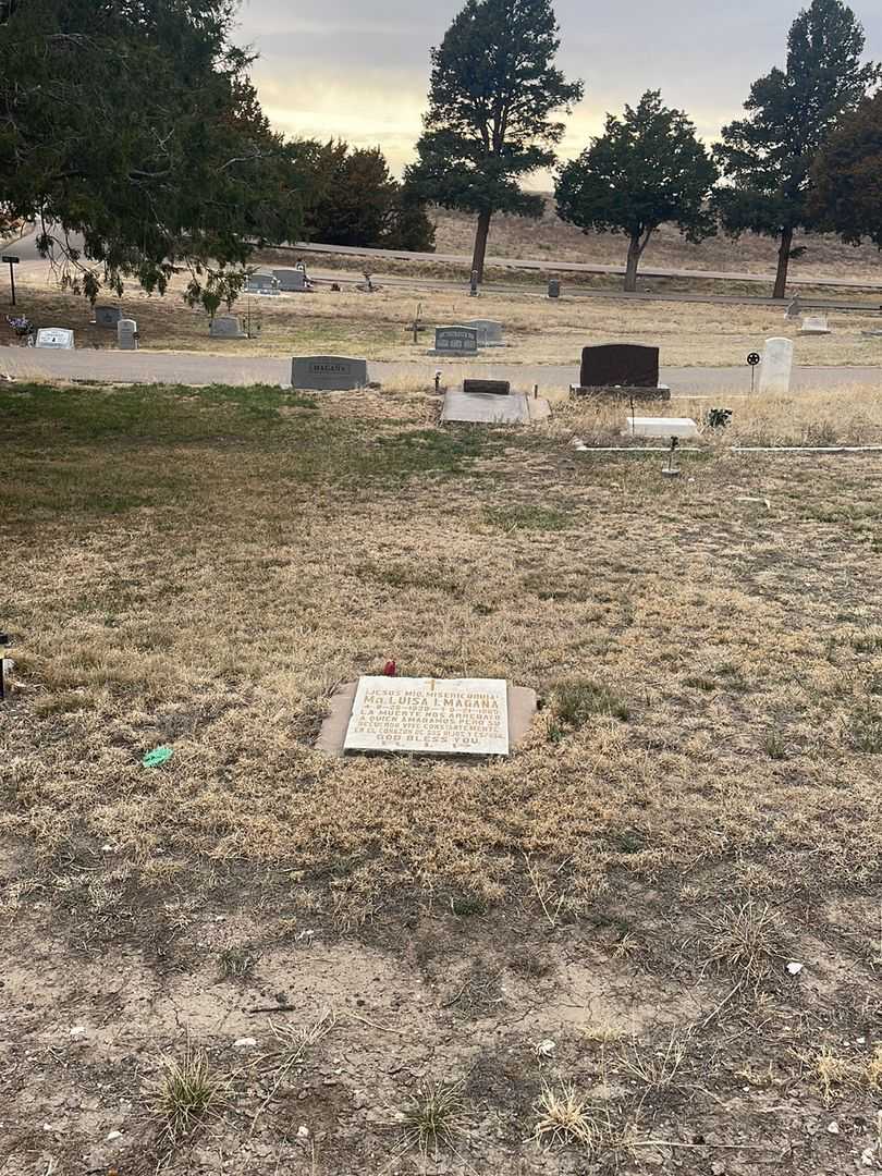 Ma. Luisa I. Magana's grave. Photo 1