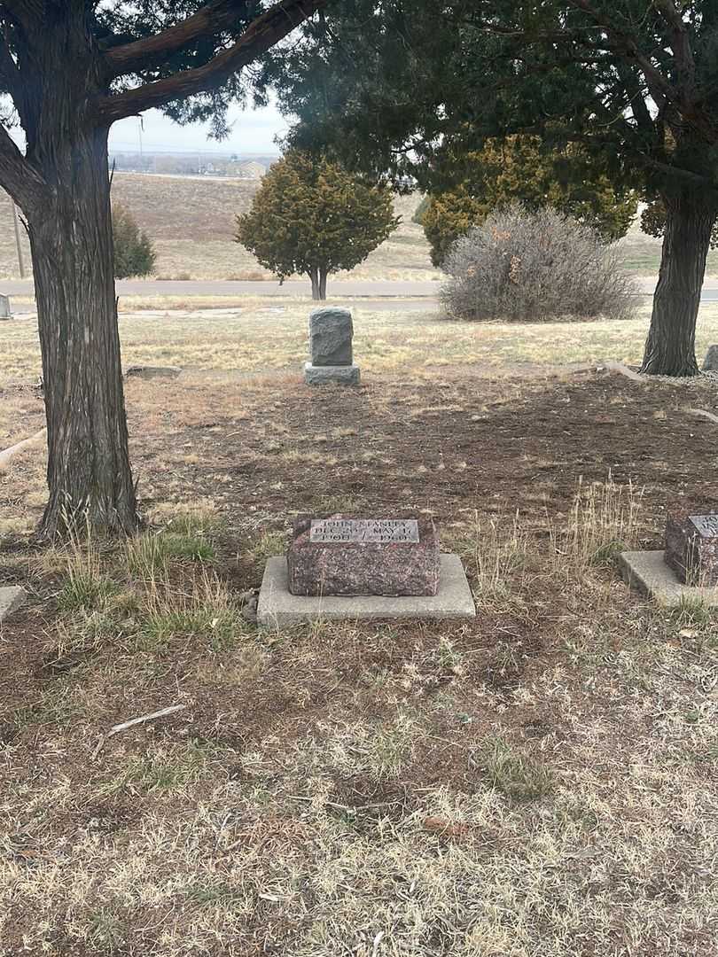 John Stanley Theiss's grave. Photo 2