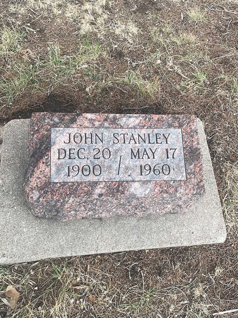 John Stanley Theiss's grave. Photo 3