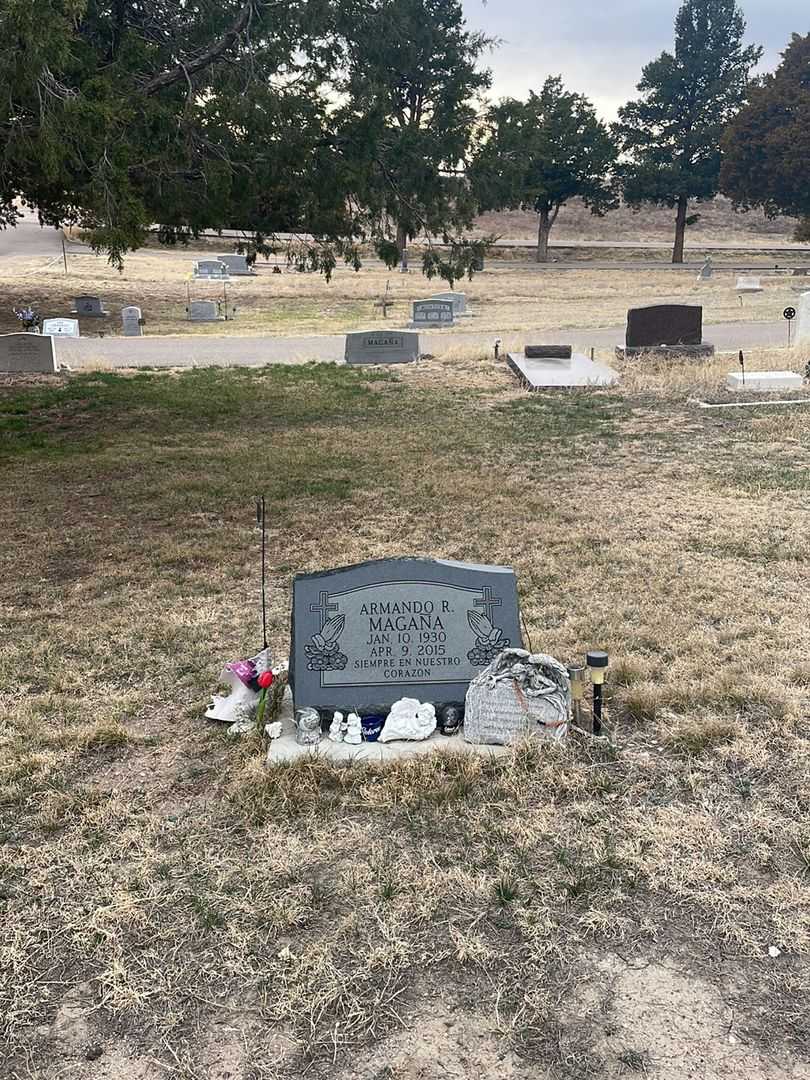 Armando R. Magana Senior's grave. Photo 1