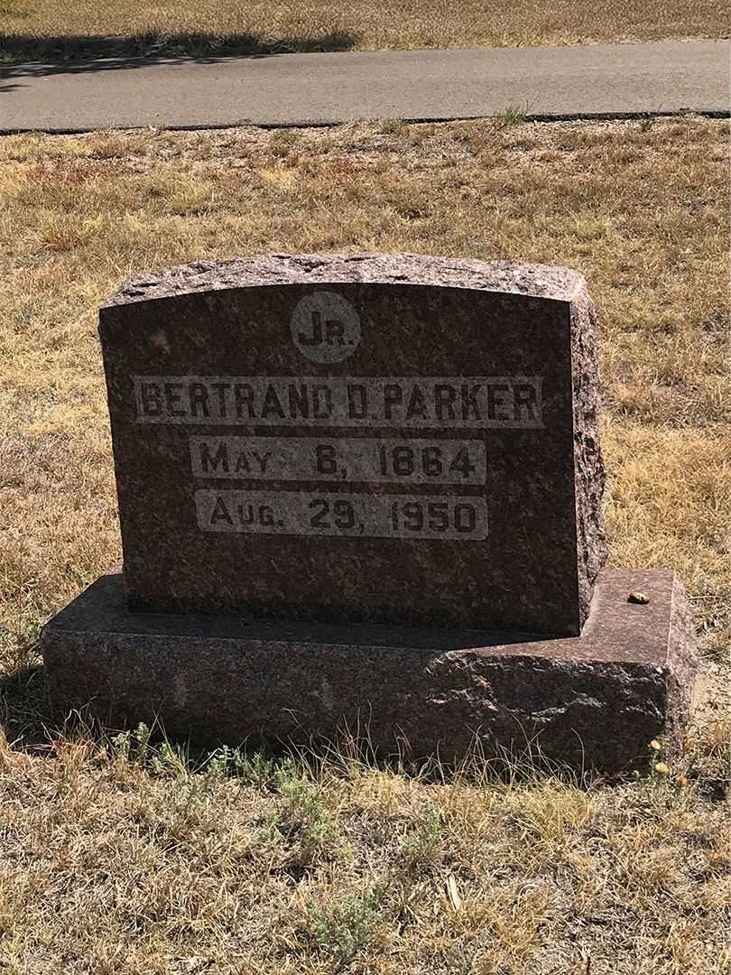 Bertrand D. Parker Junior's grave. Photo 2