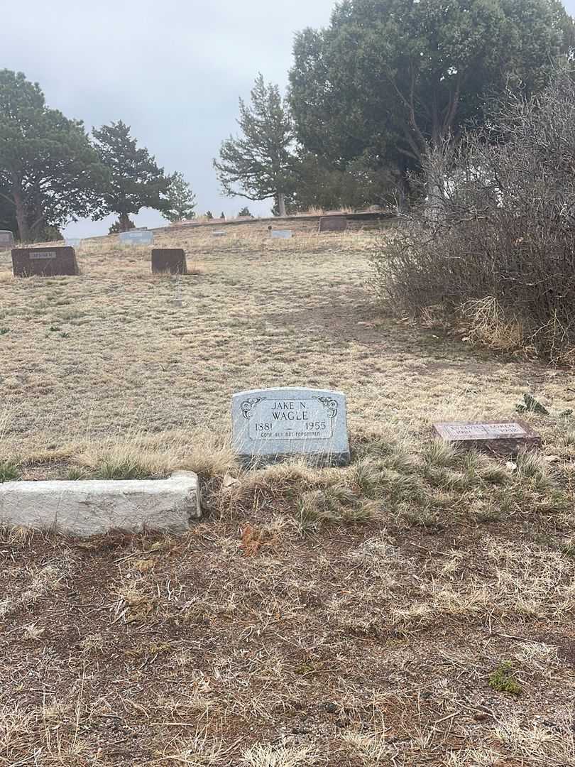 Jake N. Wagle's grave. Photo 1