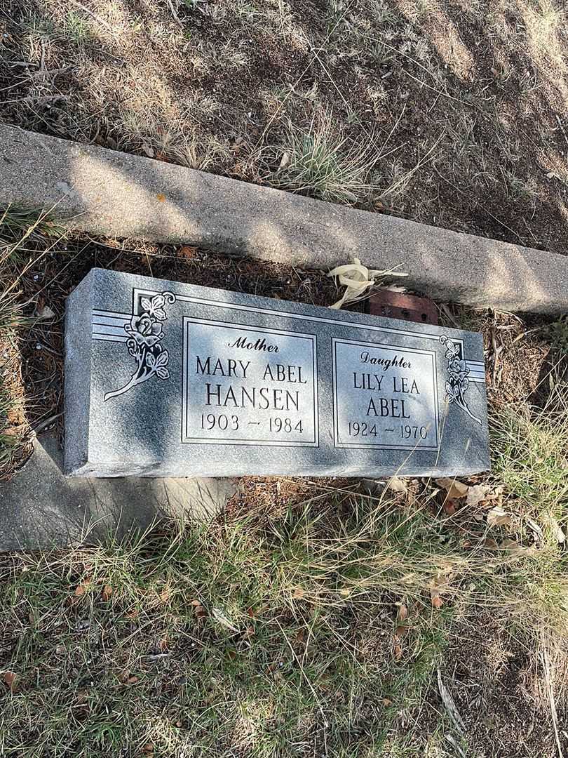 Lily Lea Abel's grave. Photo 2