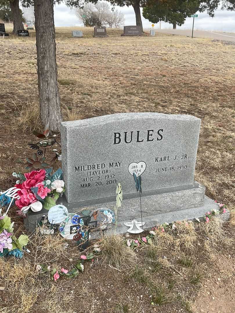 Mildred May Taylor Bules's grave. Photo 2