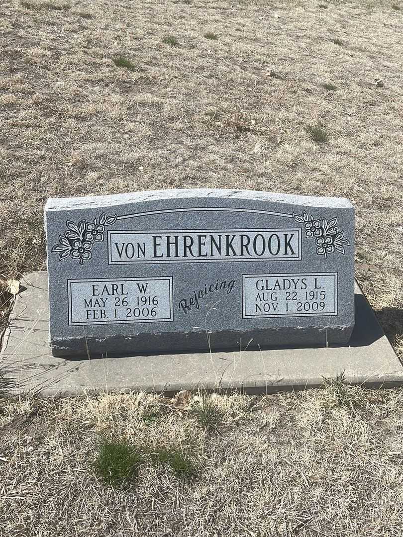 Earl W. Von Ehrenkrook's grave. Photo 2