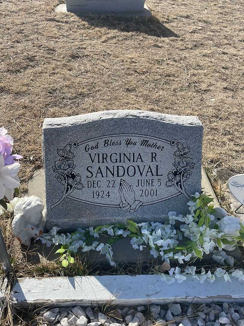 Virginia R. Sandoval's grave. Photo 2
