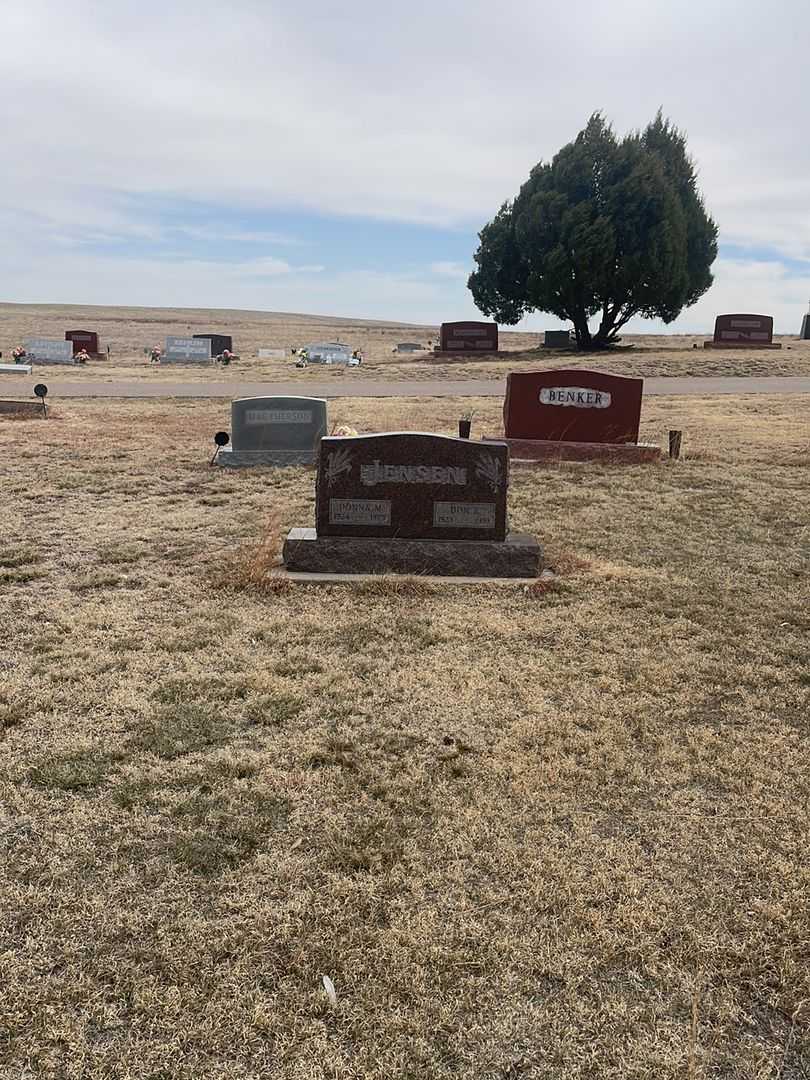 Donald P. Jensen's grave. Photo 1