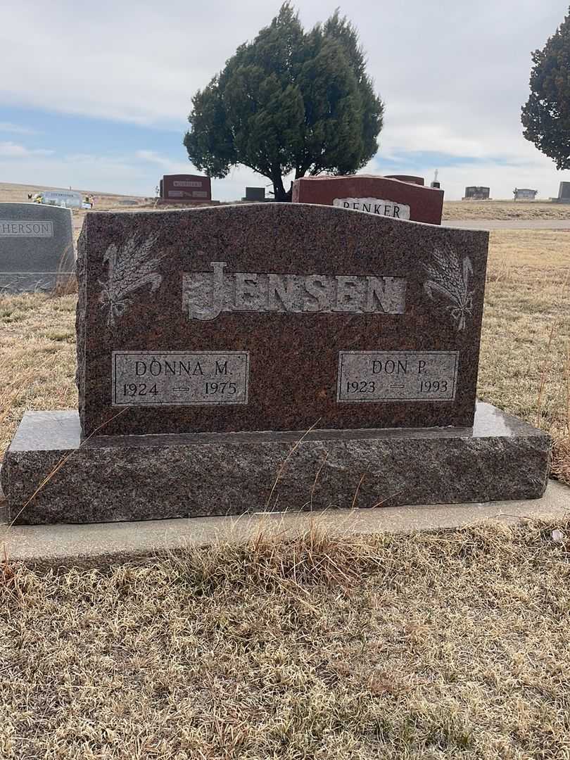 Donald P. Jensen's grave. Photo 2
