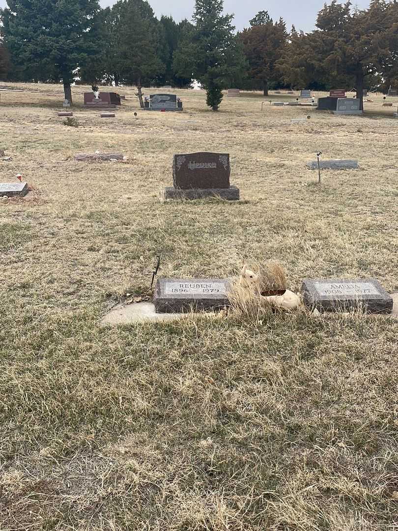 Reuben Updike's grave. Photo 2