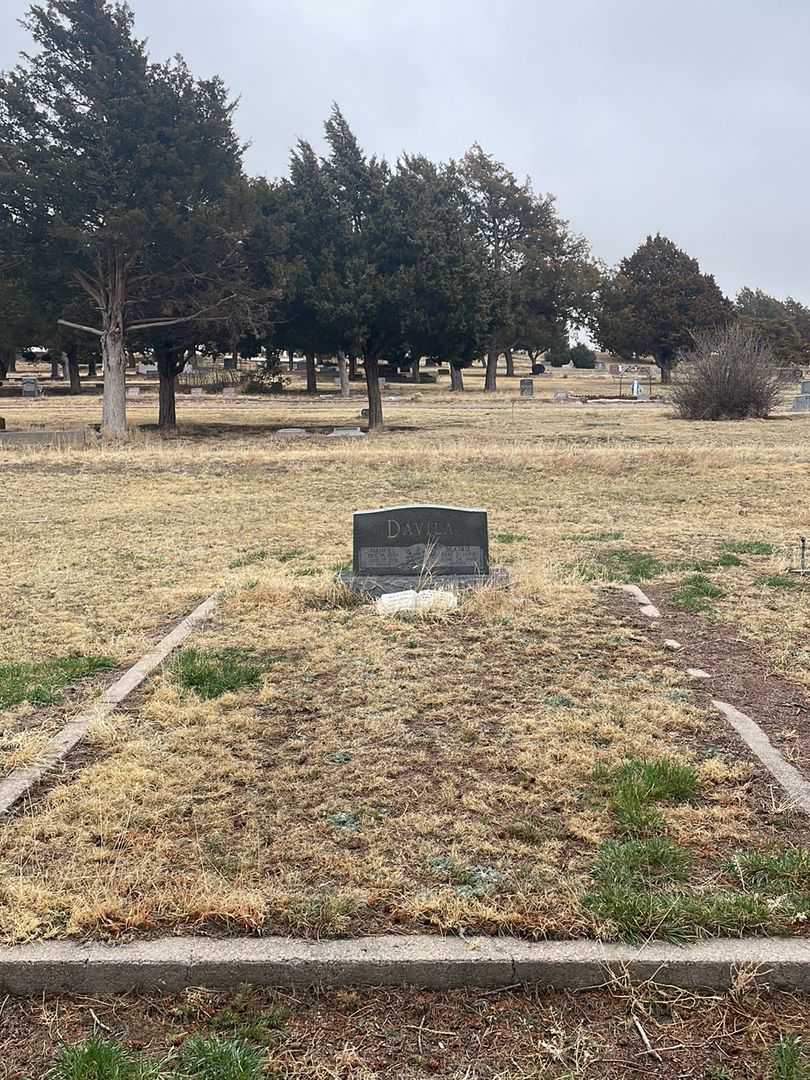 Beatriz Davila's grave. Photo 1