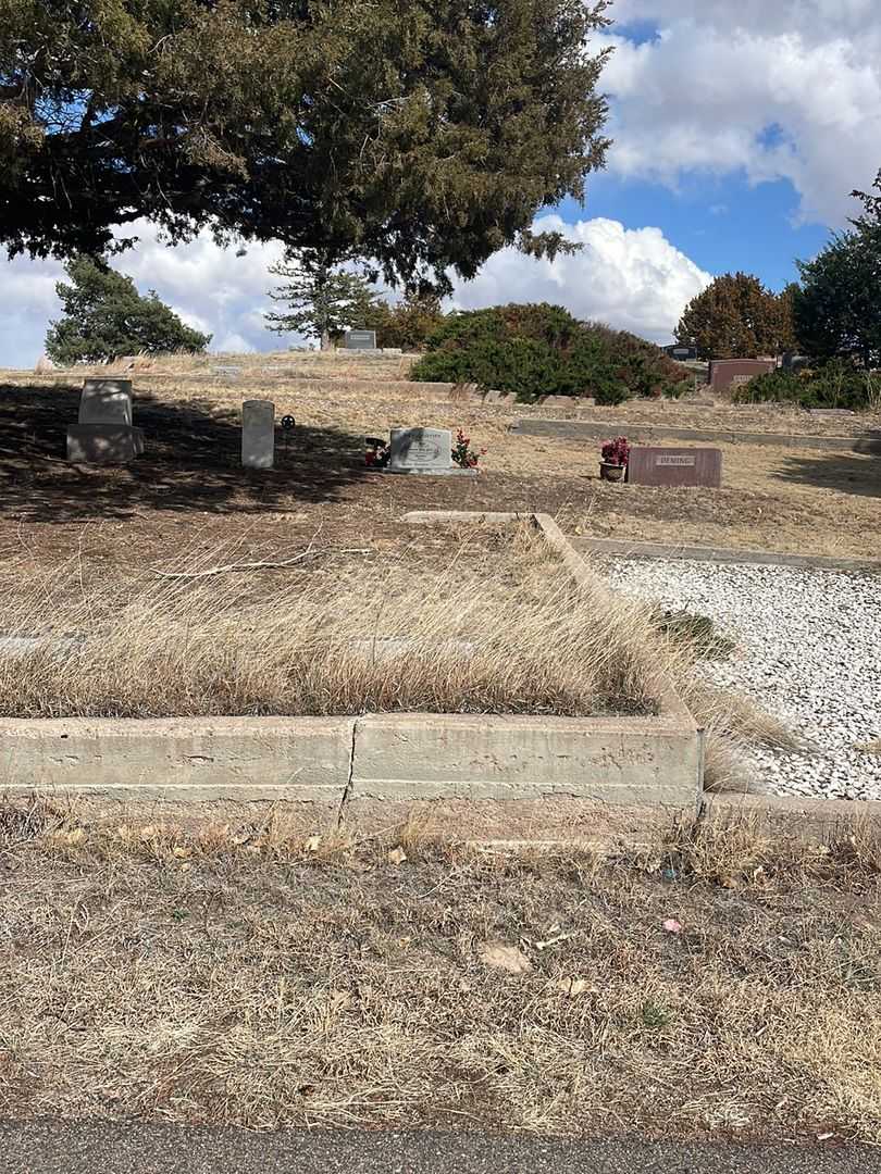 Adam Imherr's grave. Photo 1
