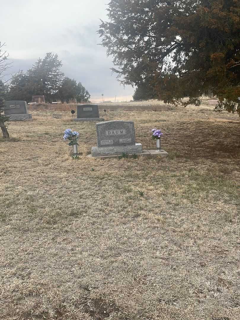 Mary Daum's grave. Photo 1