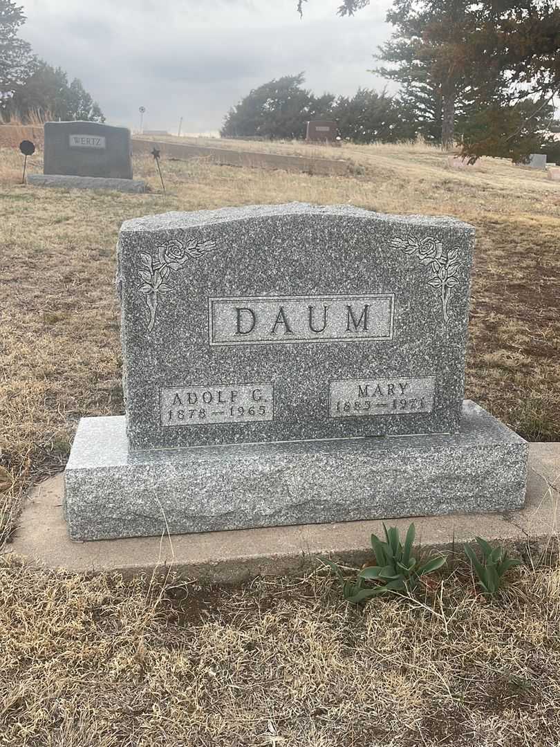 Mary Daum's grave. Photo 2