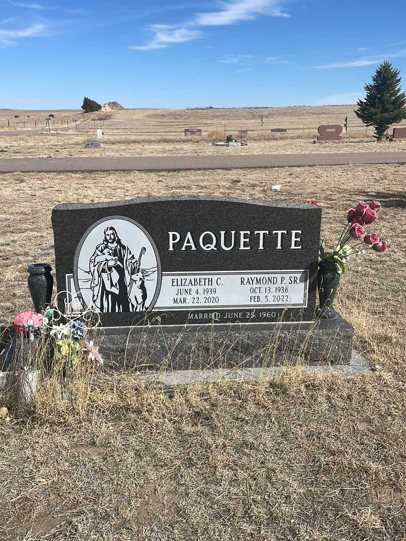 Raymond P. Paquette Senior's grave. Photo 2