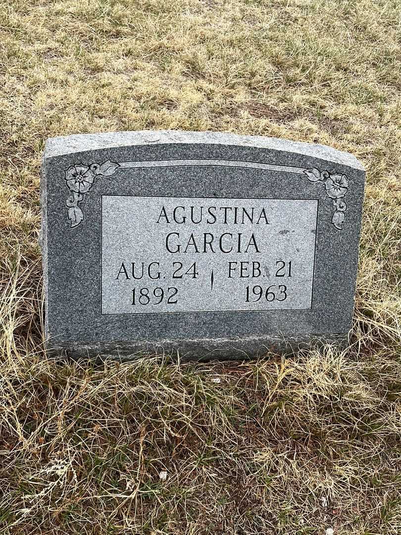 Agustina Garcia's grave. Photo 2