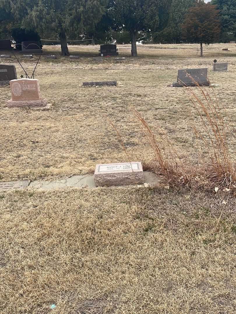 Nancy J. Tapp's grave. Photo 2