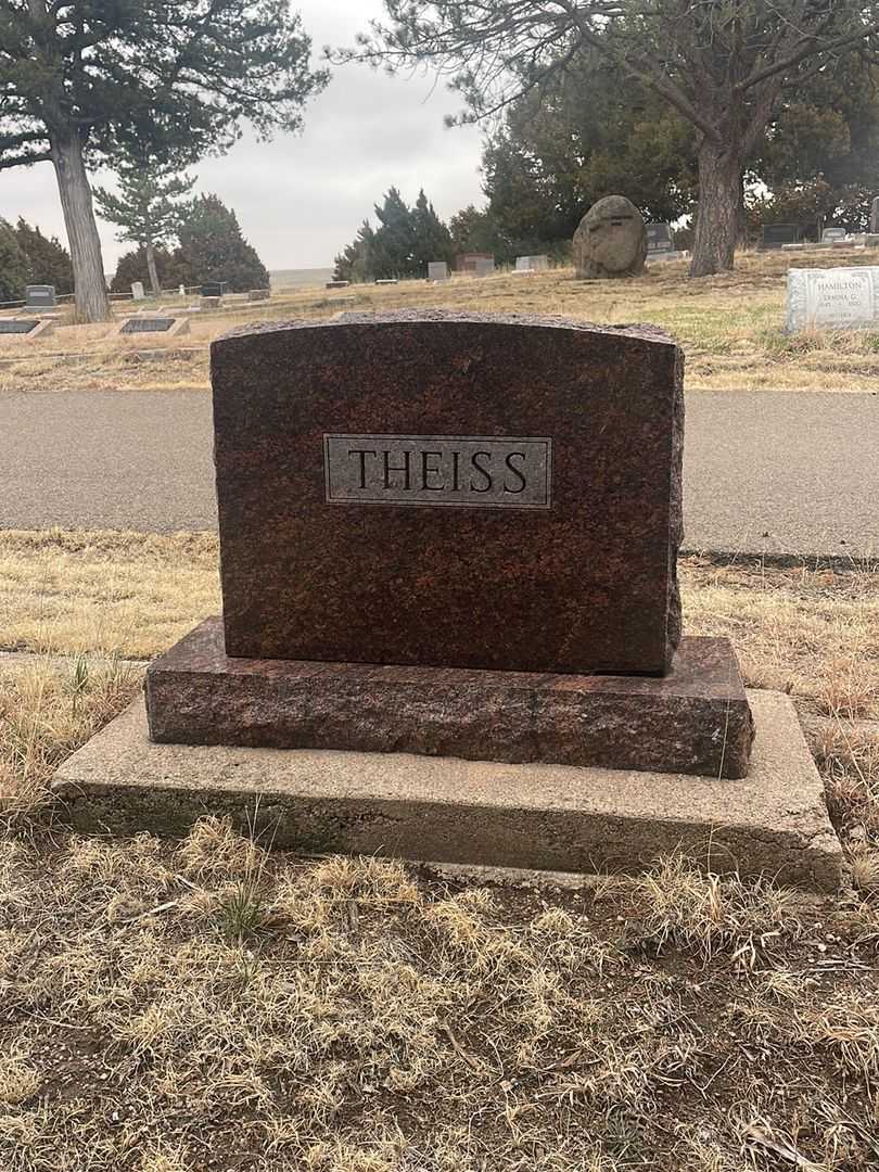 John Stanley Theiss's grave. Photo 1