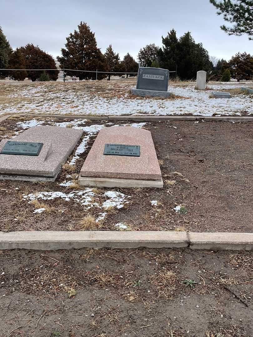 Benjamin Volz's grave. Photo 1