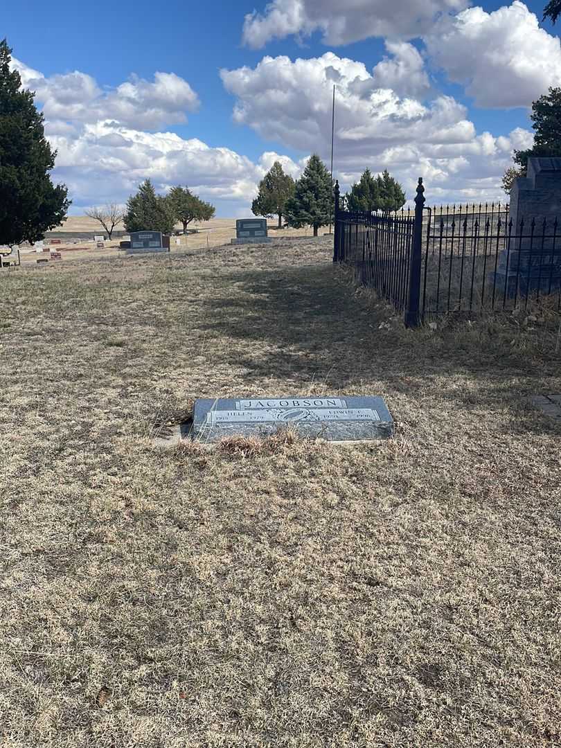 Edwin F. Jacobson's grave. Photo 1