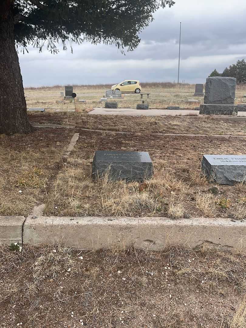 August Fischer's grave. Photo 1