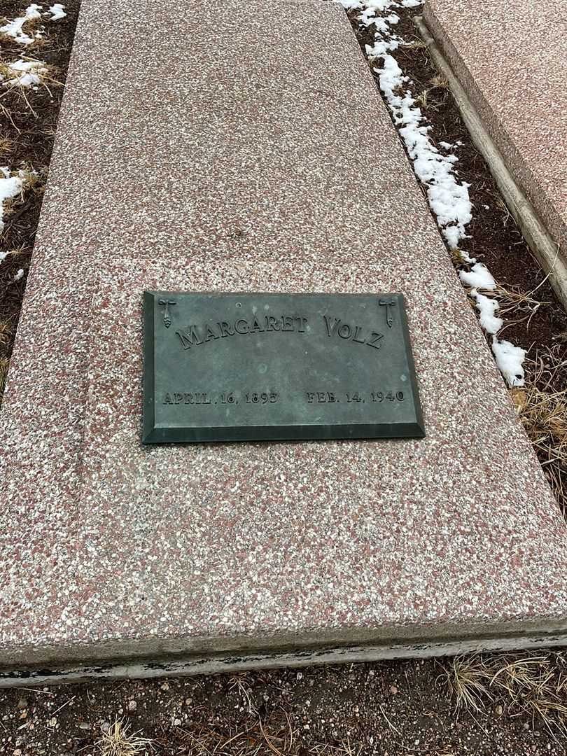 Margaret Volz's grave. Photo 2