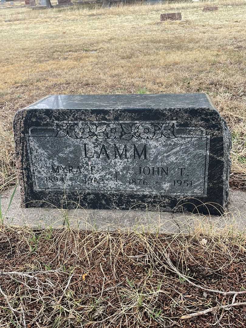 Myra E. Lamm's grave. Photo 2