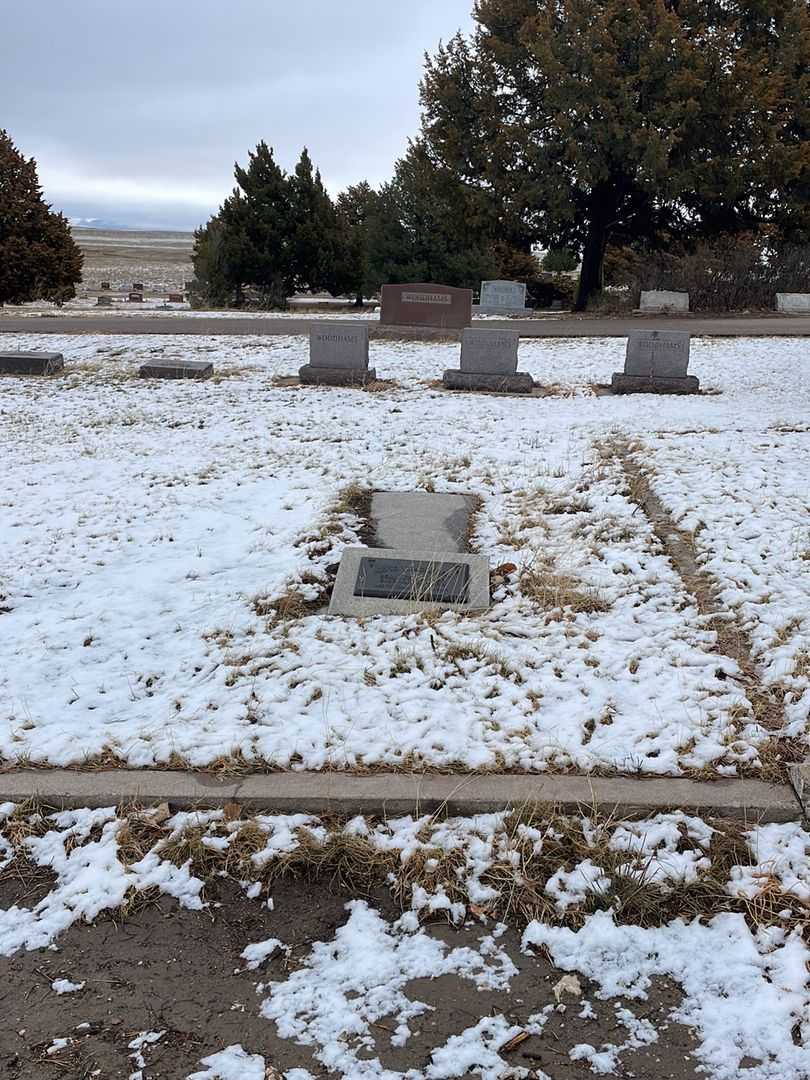 Arvid V. Jacobson's grave. Photo 1