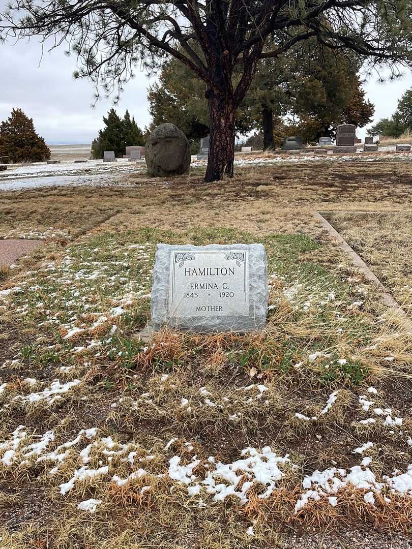 Ermina C. Hamilton's grave. Photo 1