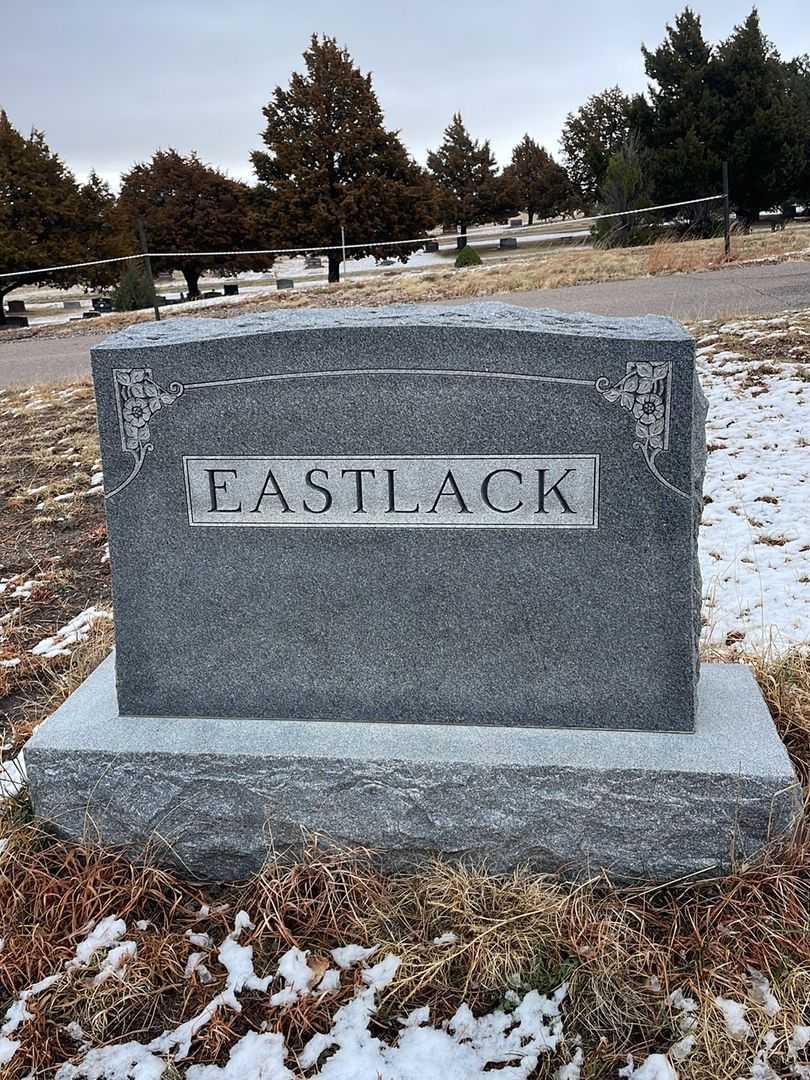 Elbert S. Eastlack's grave. Photo 1