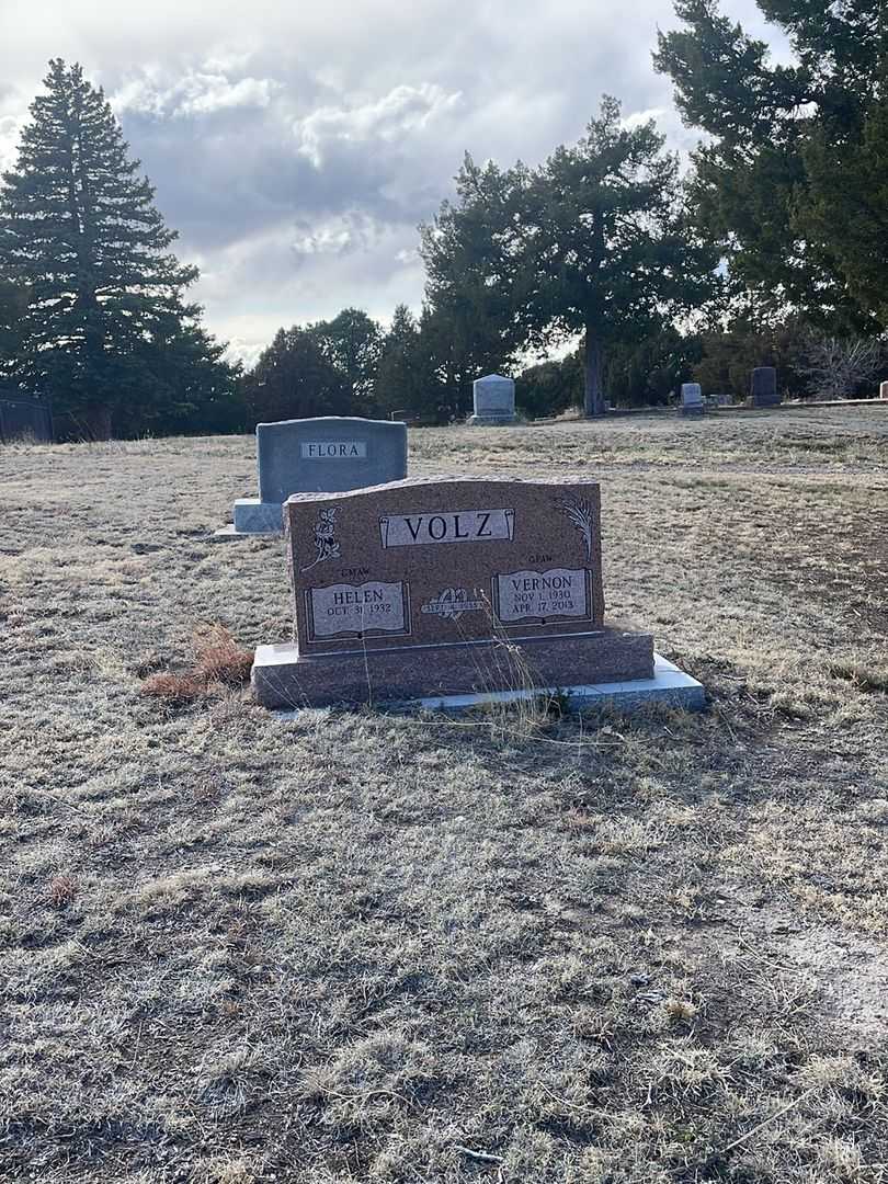 Vernon Volz's grave. Photo 1