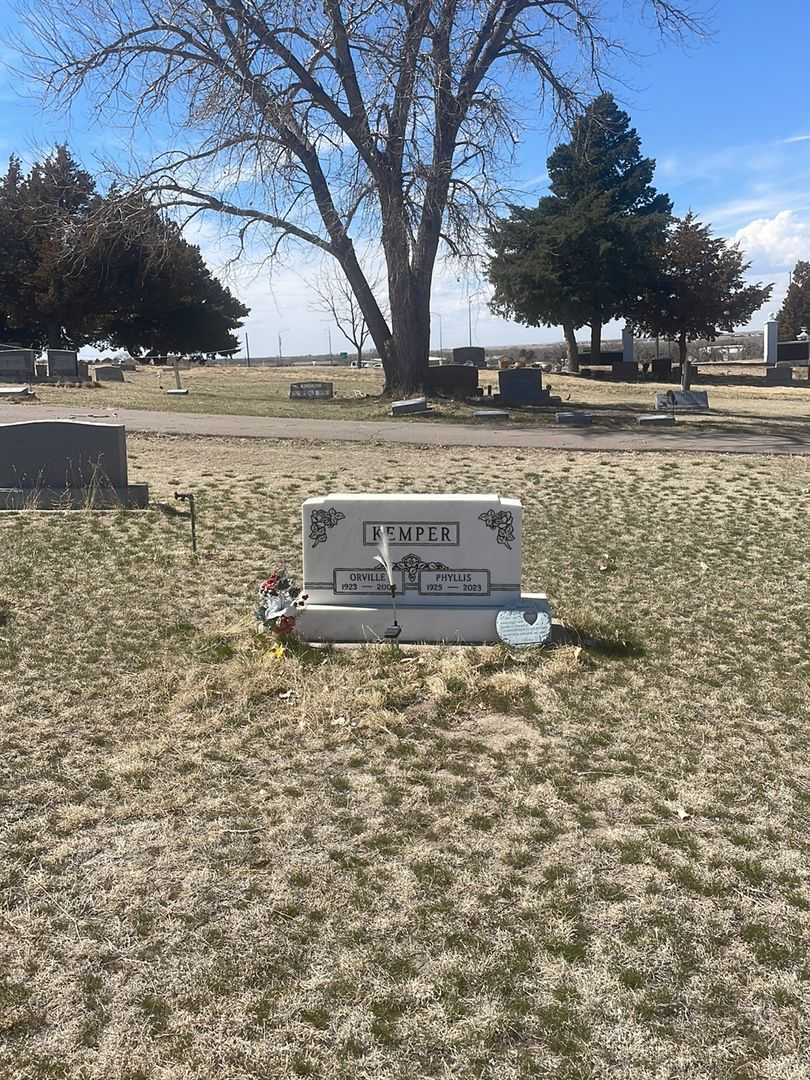 Orville C. Kemper's grave. Photo 1