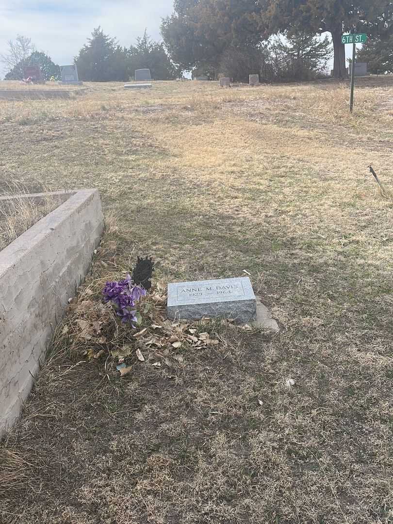Anne M. Davis's grave. Photo 2