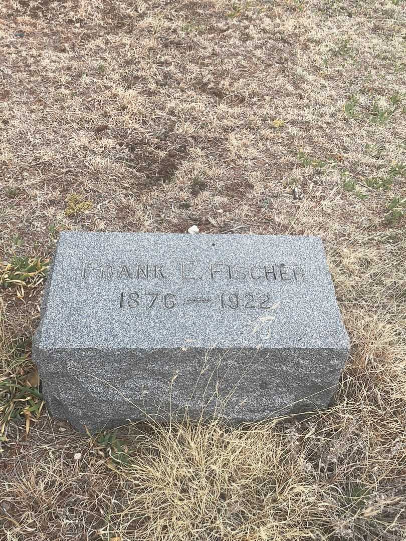 Frank L. Fischer's grave. Photo 2