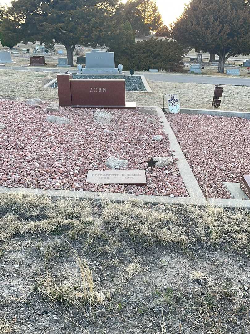 Elizabeth K. Zorn's grave. Photo 2