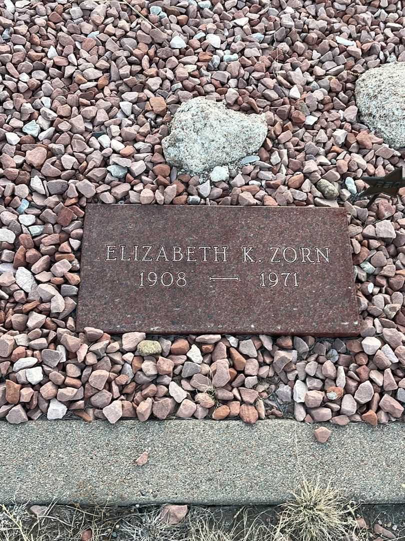 Elizabeth K. Zorn's grave. Photo 3