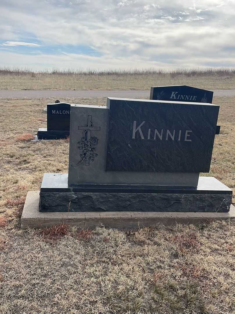 Ernest Kinnie's grave. Photo 1