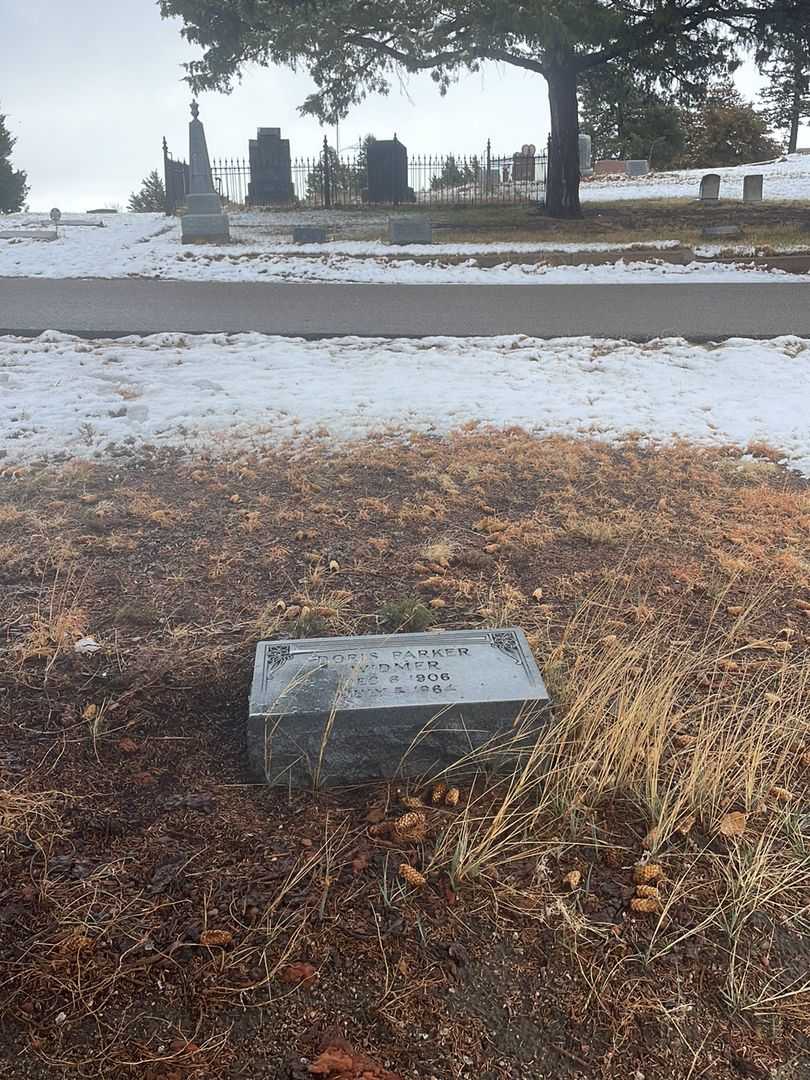 Doris Parker Widmer's grave. Photo 1