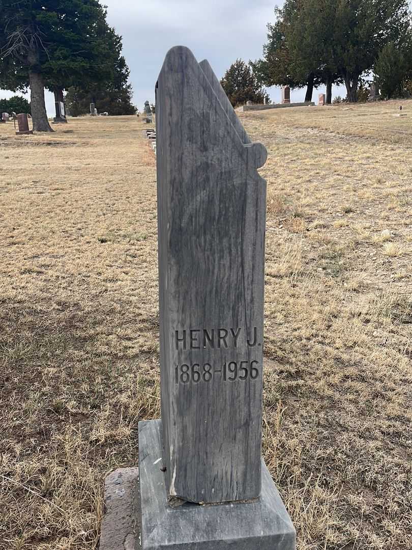 Henry J. Bahn's grave. Photo 2