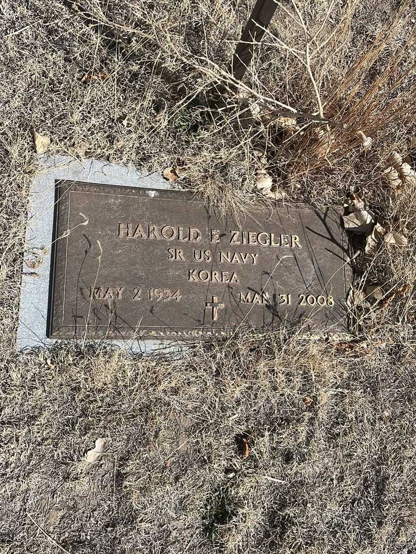 Harold E. Ziegler's grave. Photo 2