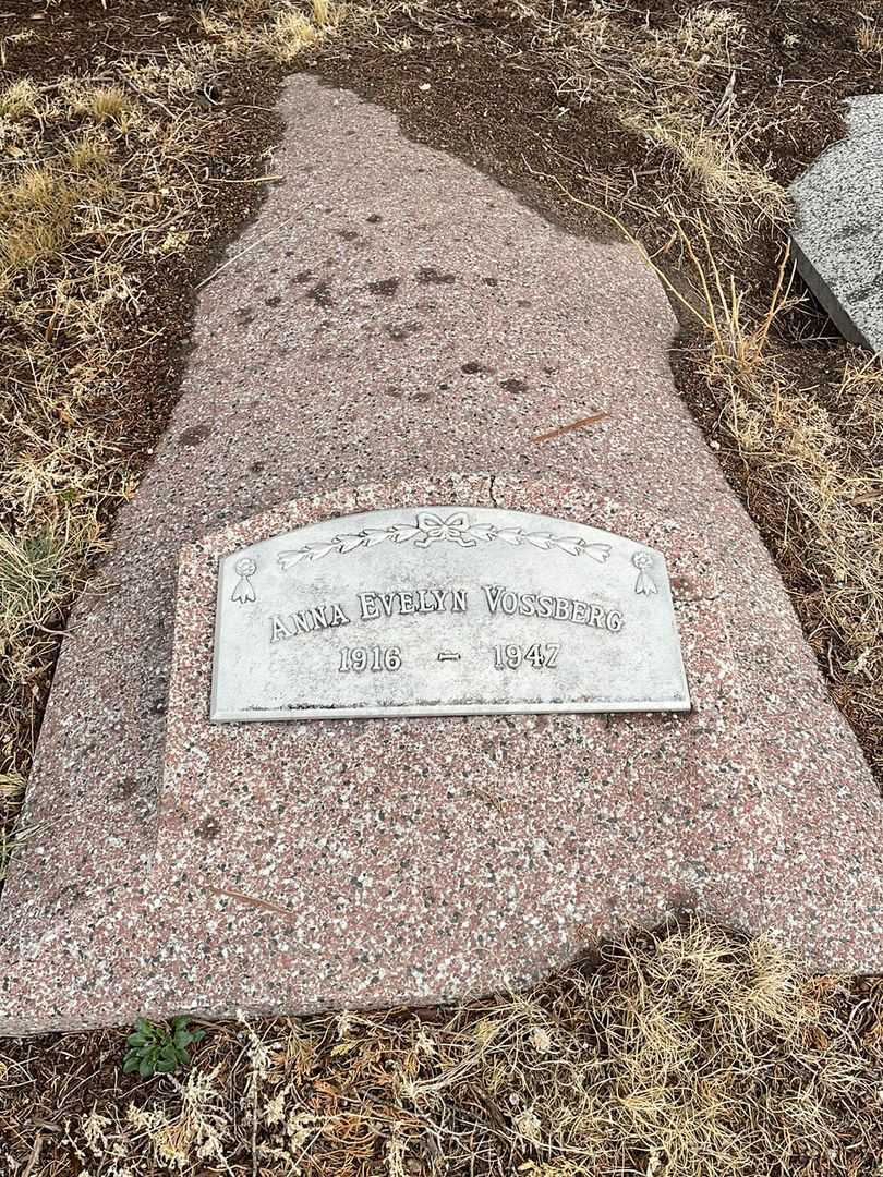 Anna Evelyn Vossberg's grave. Photo 2