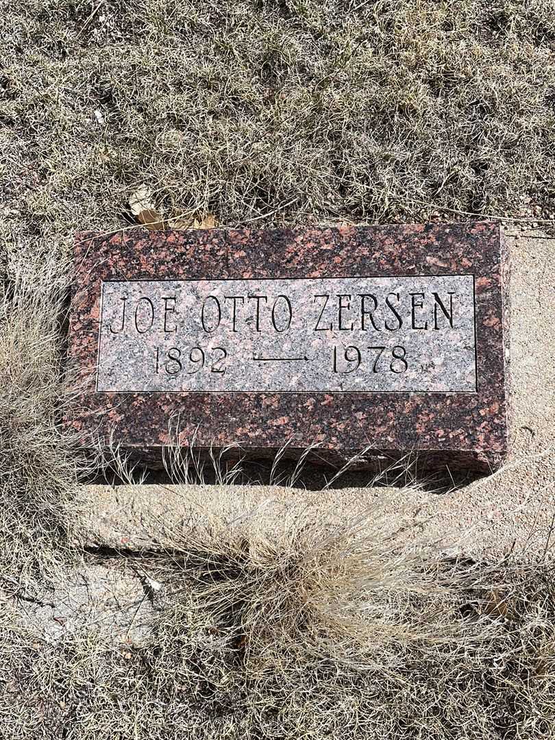Joe Otto Zersen's grave. Photo 3