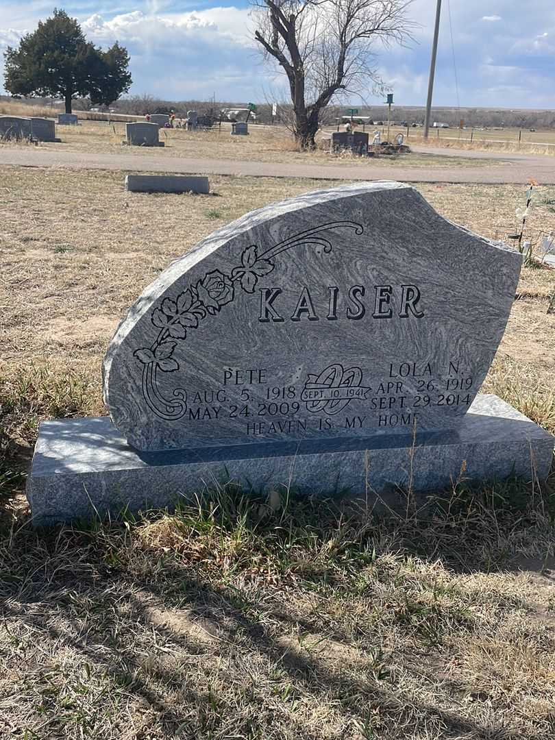 Pete Kaiser's grave. Photo 2