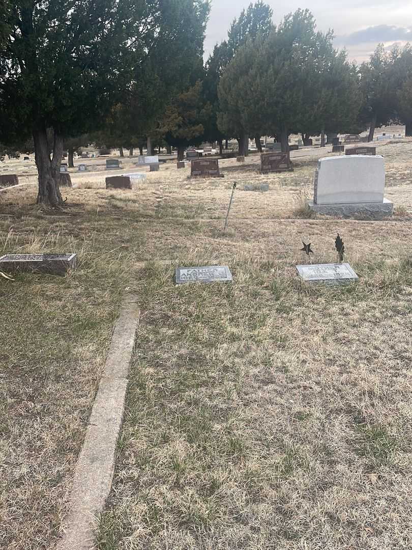 Andrew J. Walrath's grave. Photo 2