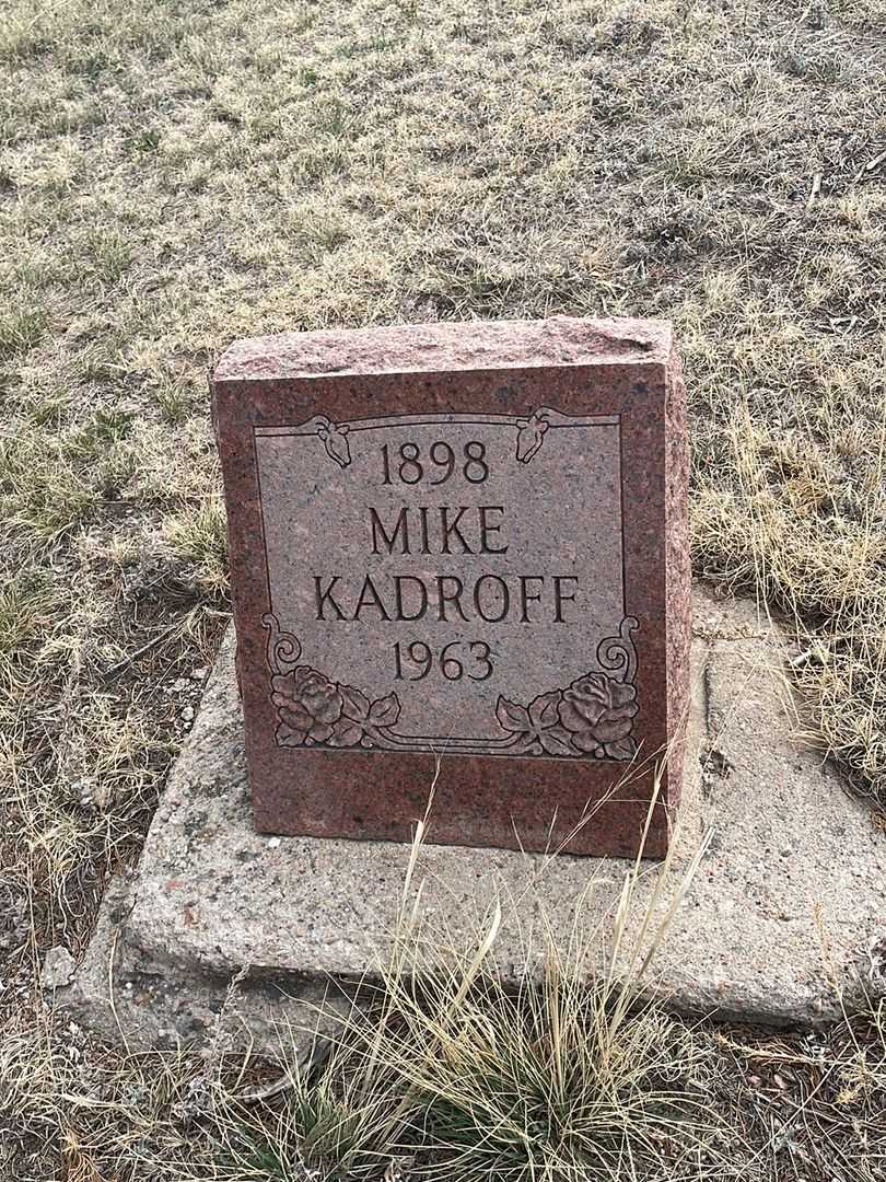 Mike Kadroff's grave. Photo 2
