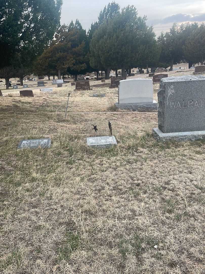 Ida T. Walrath's grave. Photo 2