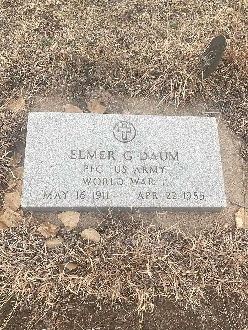 Elmer G. Daum's grave. Photo 3