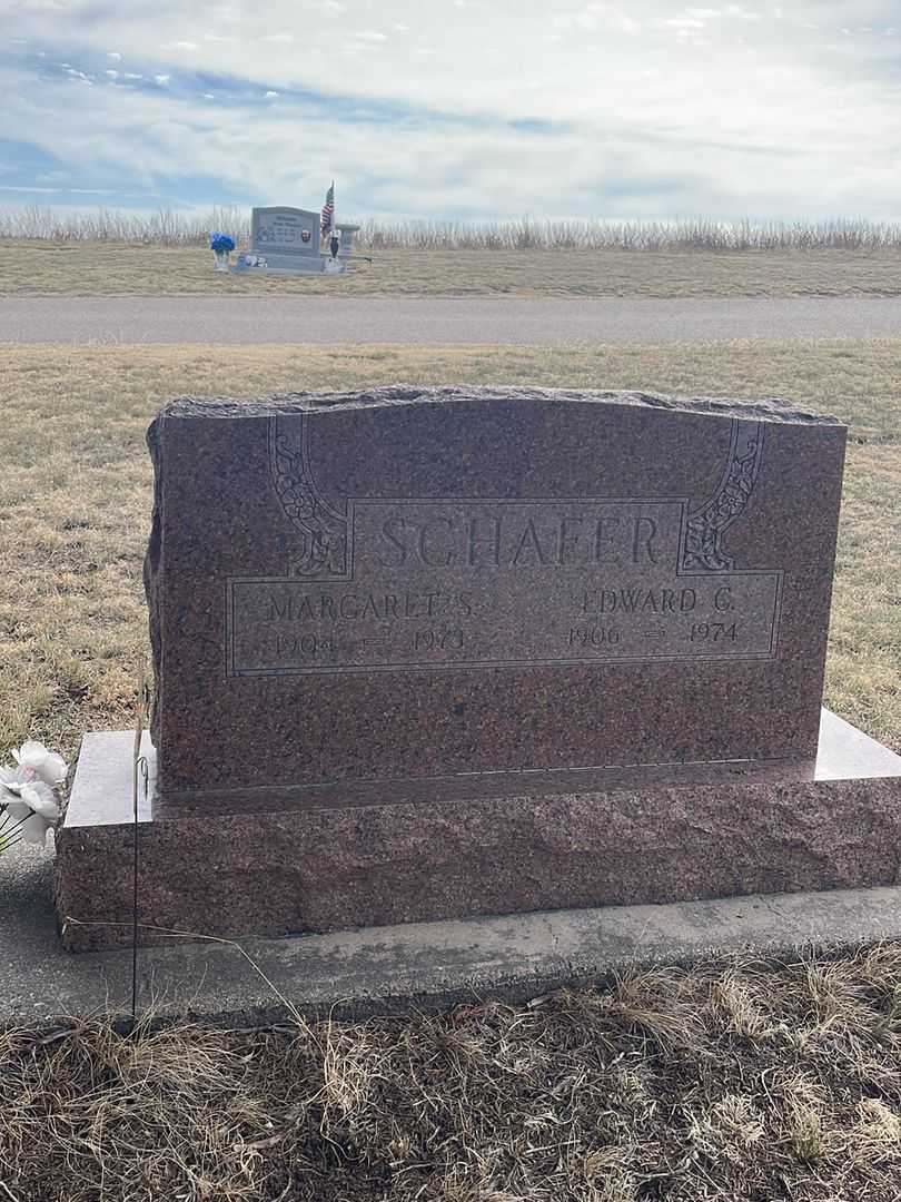 Edward C. Schafer's grave. Photo 2