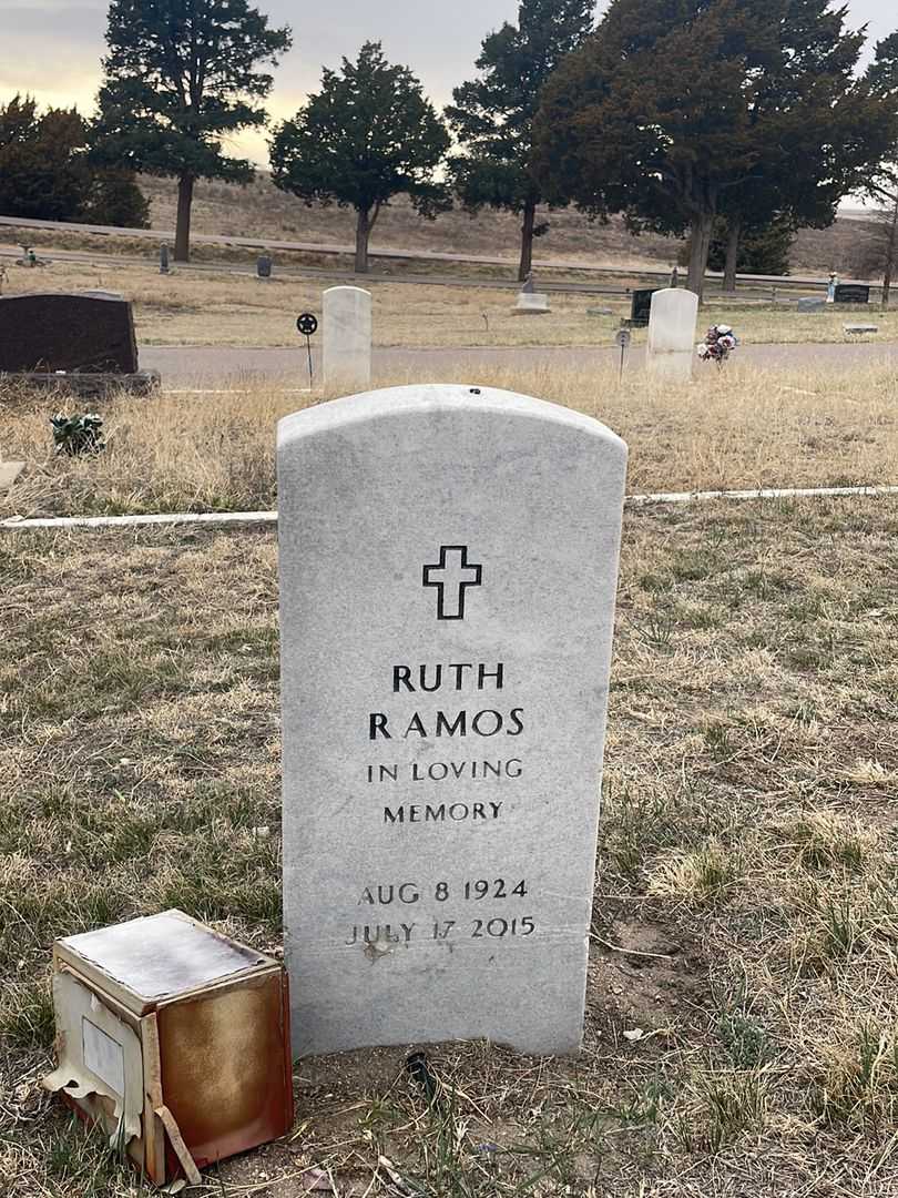 Ruth Ramos's grave. Photo 2