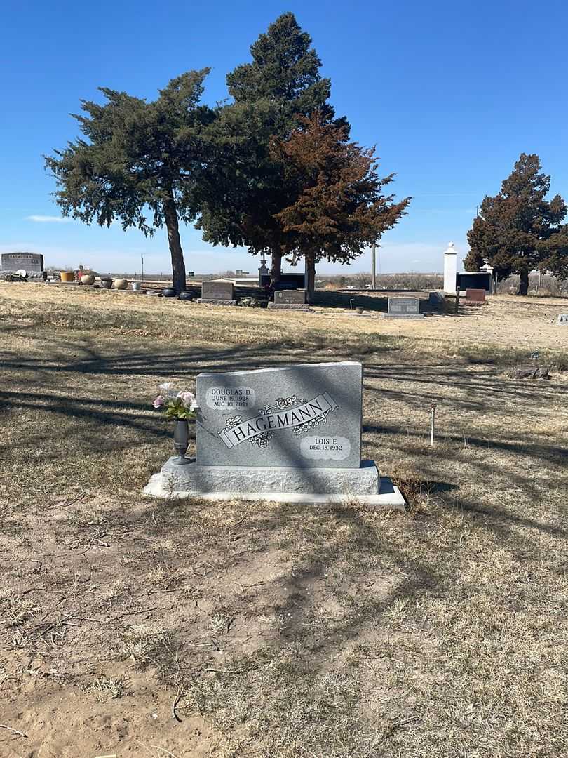 Tracy Hagemann Cravens's grave. Photo 2