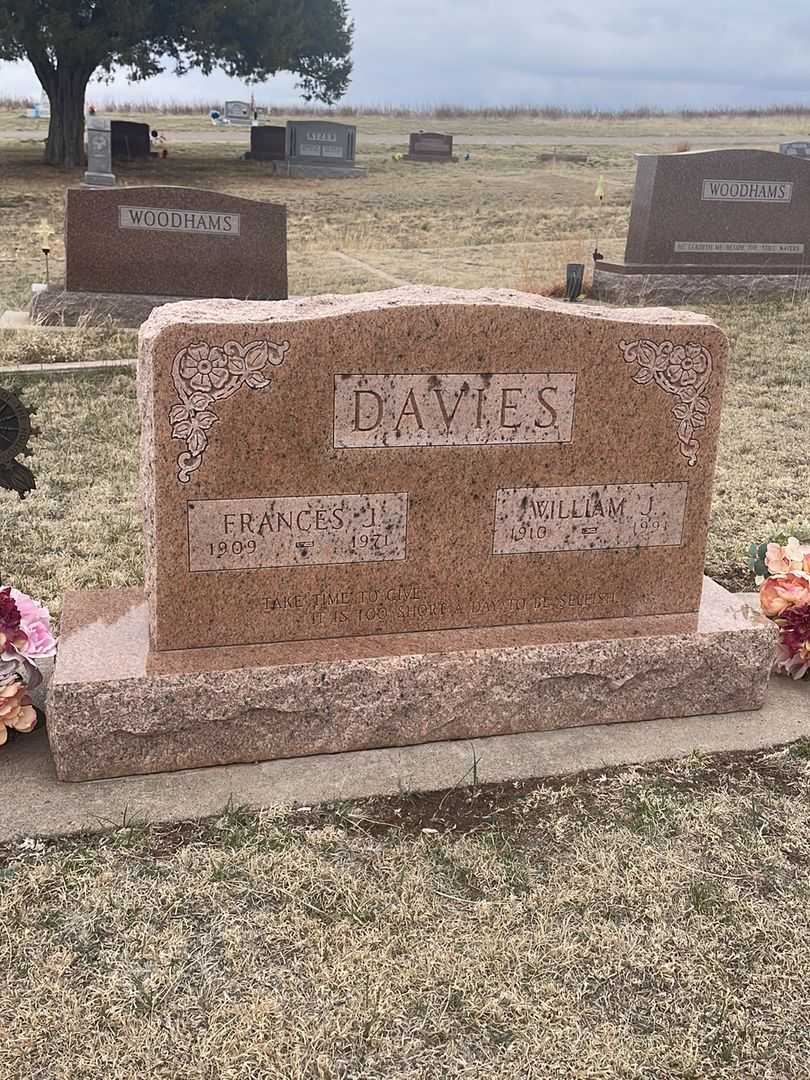 Frances J. Davies's grave. Photo 2